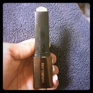 Hourglass vanish stick